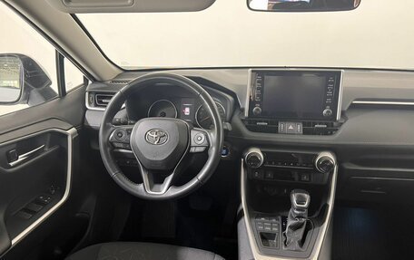 Toyota RAV4, 2020 год, 3 390 000 рублей, 13 фотография