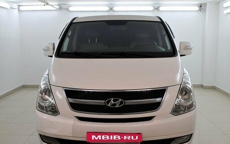 Hyundai Grand Starex Grand Starex I рестайлинг 2, 2014 год, 2 070 000 рублей, 2 фотография