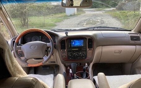 Toyota Land Cruiser 100 рестайлинг 2, 2001 год, 2 200 000 рублей, 5 фотография