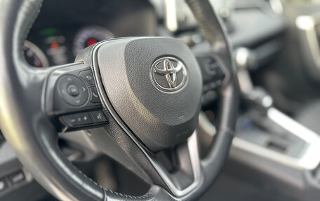 Toyota RAV4, 2021 год, 3 200 000 рублей, 9 фотография