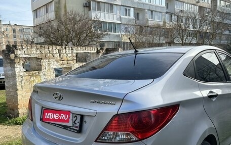 Hyundai Solaris II рестайлинг, 2013 год, 700 000 рублей, 2 фотография