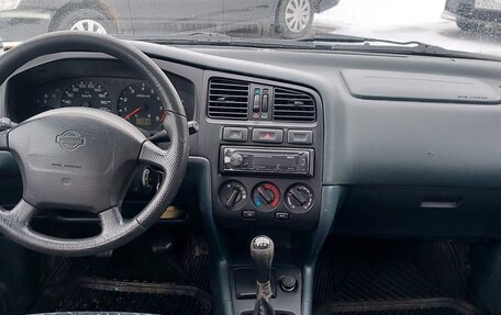 Nissan Primera II рестайлинг, 1999 год, 380 000 рублей, 9 фотография