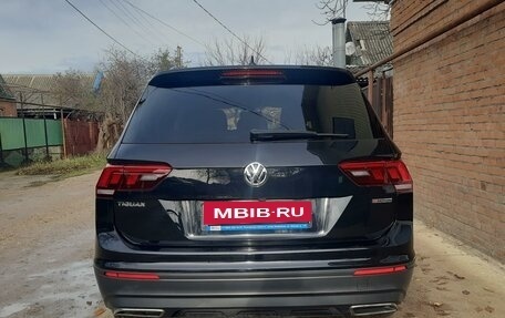 Volkswagen Tiguan II, 2018 год, 2 370 000 рублей, 6 фотография