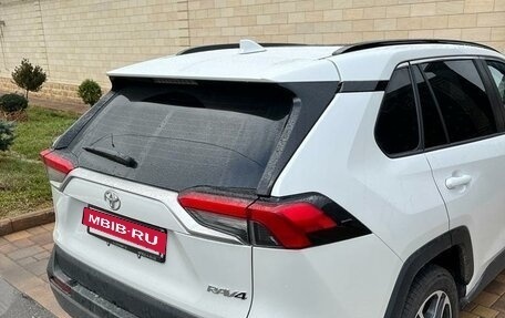 Toyota RAV4, 2022 год, 4 000 000 рублей, 3 фотография