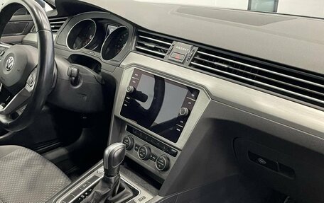 Volkswagen Passat B8 рестайлинг, 2020 год, 2 500 000 рублей, 25 фотография