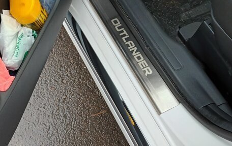 Mitsubishi Outlander III рестайлинг 3, 2022 год, 2 870 000 рублей, 5 фотография