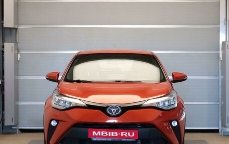 Toyota C-HR I рестайлинг, 2019 год, 2 898 000 рублей, 2 фотография