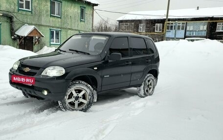 Chevrolet Niva I рестайлинг, 2011 год, 485 000 рублей, 3 фотография
