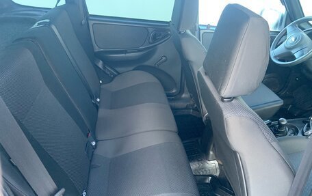 Chevrolet Niva I рестайлинг, 2018 год, 870 000 рублей, 16 фотография