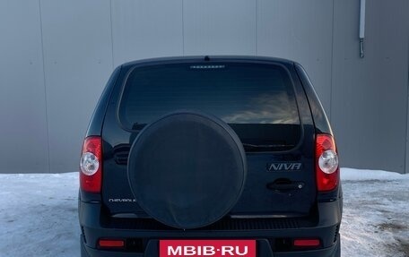 Chevrolet Niva I рестайлинг, 2018 год, 870 000 рублей, 6 фотография