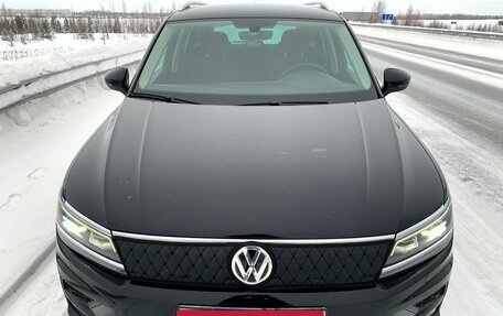 Volkswagen Tiguan II, 2018 год, 3 000 000 рублей, 7 фотография