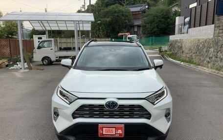 Toyota RAV4, 2020 год, 3 000 000 рублей, 2 фотография