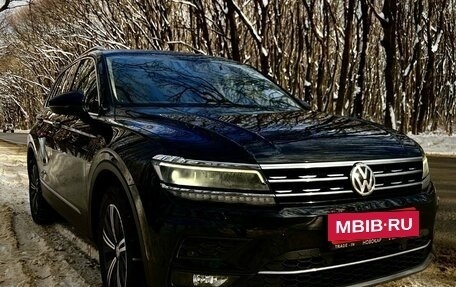 Volkswagen Tiguan II, 2017 год, 2 450 000 рублей, 3 фотография