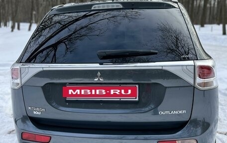 Mitsubishi Outlander III рестайлинг 3, 2013 год, 1 800 000 рублей, 5 фотография