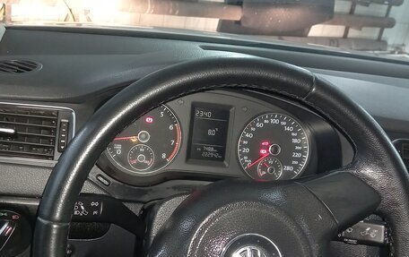 Volkswagen Jetta VI, 2011 год, 910 000 рублей, 13 фотография