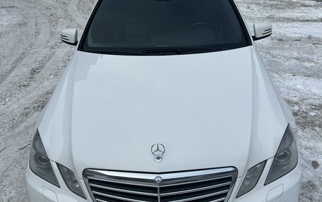 Mercedes-Benz E-Класс, 2013 год, 1 700 000 рублей, 2 фотография