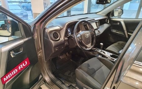 Toyota RAV4, 2018 год, 2 845 000 рублей, 10 фотография
