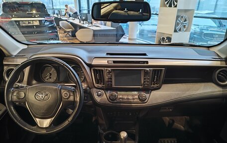 Toyota RAV4, 2018 год, 2 845 000 рублей, 13 фотография