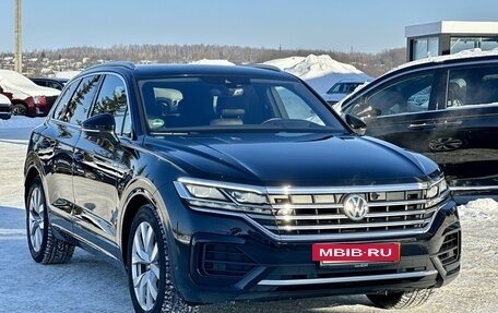 Volkswagen Touareg III, 2019 год, 5 650 000 рублей, 2 фотография