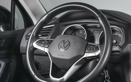 Volkswagen Tiguan II, 2021 год, 3 099 000 рублей, 13 фотография