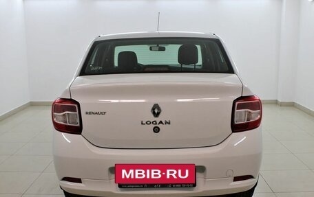 Renault Logan II, 2018 год, 990 000 рублей, 3 фотография