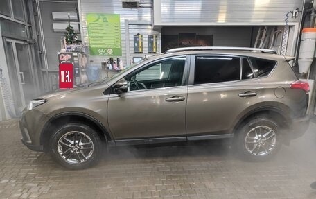 Toyota RAV4, 2018 год, 2 400 000 рублей, 3 фотография