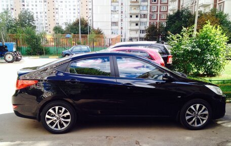 Hyundai Solaris II рестайлинг, 2014 год, 1 300 000 рублей, 2 фотография