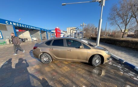 Opel Astra J, 2013 год, 1 020 000 рублей, 3 фотография