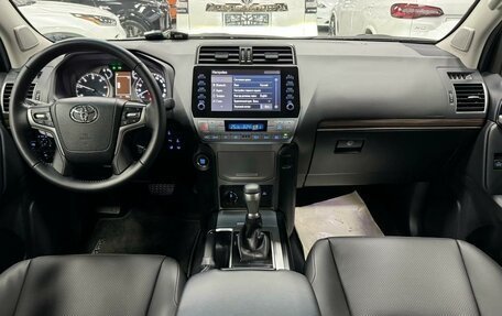 Toyota Land Cruiser Prado 150 рестайлинг 2, 2023 год, 7 800 000 рублей, 11 фотография