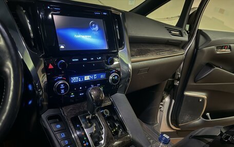 Toyota Alphard III, 2018 год, 5 800 000 рублей, 17 фотография