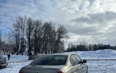 BMW 3 серия, 2010 год, 1 320 000 рублей, 13 фотография