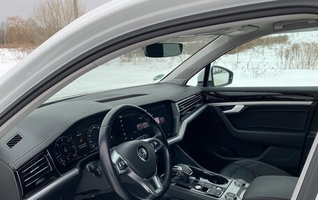 Volkswagen Touareg III, 2019 год, 5 650 000 рублей, 7 фотография