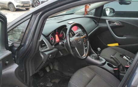 Opel Astra J, 2012 год, 860 000 рублей, 8 фотография