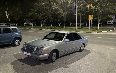 Mercedes-Benz E-Класс, 1996 год, 380 000 рублей, 4 фотография