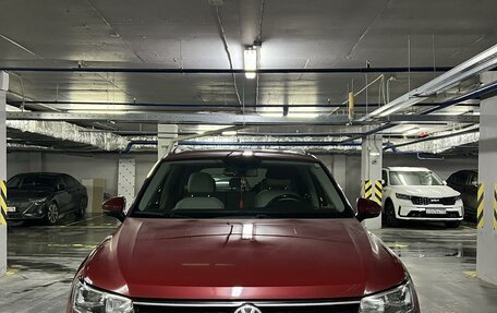 Volkswagen Tiguan II, 2017 год, 2 350 000 рублей, 2 фотография