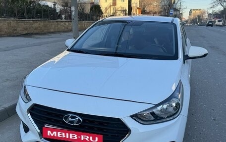 Hyundai Solaris II рестайлинг, 2018 год, 1 400 000 рублей, 3 фотография