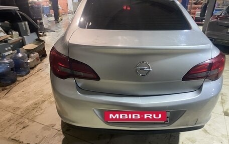 Opel Astra J, 2013 год, 730 000 рублей, 4 фотография