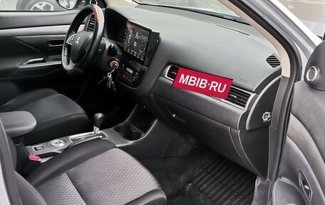 Mitsubishi Outlander III рестайлинг 3, 2012 год, 1 460 000 рублей, 9 фотография