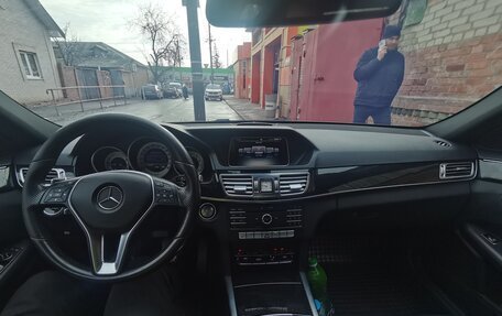 Mercedes-Benz E-Класс, 2015 год, 2 700 000 рублей, 10 фотография