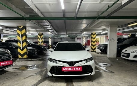 Toyota Camry, 2020 год, 4 050 000 рублей, 2 фотография
