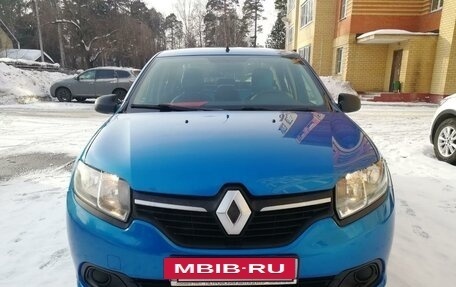 Renault Logan II, 2017 год, 950 000 рублей, 4 фотография