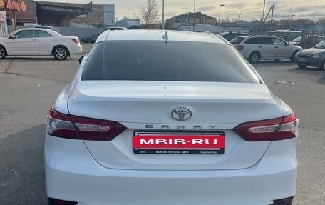 Toyota Camry, 2018 год, 3 190 000 рублей, 7 фотография