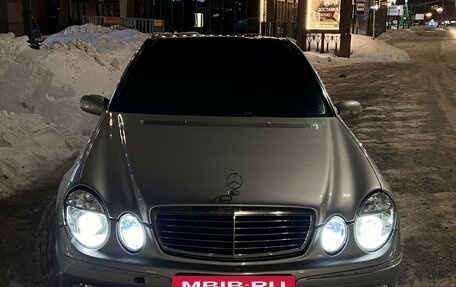Mercedes-Benz E-Класс, 2003 год, 1 250 000 рублей, 2 фотография