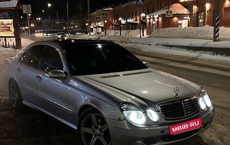 Mercedes-Benz E-Класс, 2003 год, 1 250 000 рублей, 3 фотография