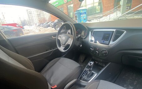 Hyundai Solaris II рестайлинг, 2018 год, 1 280 000 рублей, 10 фотография