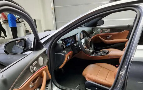 Mercedes-Benz E-Класс, 2020 год, 5 700 000 рублей, 5 фотография