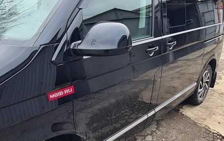 Volkswagen Multivan T6 рестайлинг, 2019 год, 6 000 000 рублей, 2 фотография