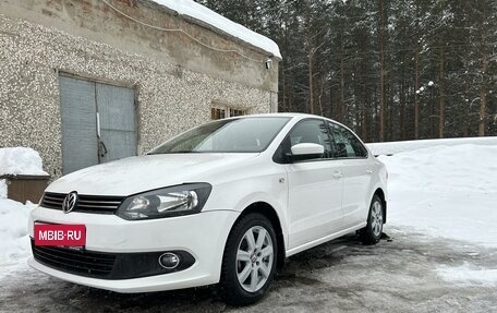 Volkswagen Polo VI (EU Market), 2013 год, 900 000 рублей, 1 фотография