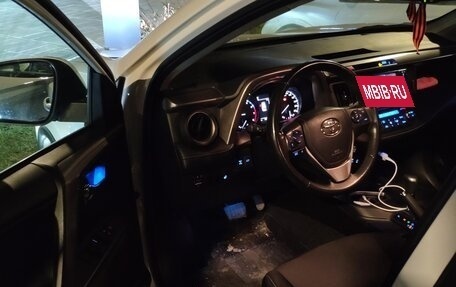 Toyota RAV4, 2018 год, 2 850 000 рублей, 6 фотография