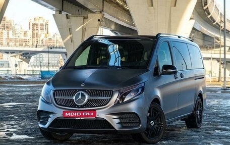 Mercedes-Benz V-Класс, 2018 год, 6 800 000 рублей, 1 фотография